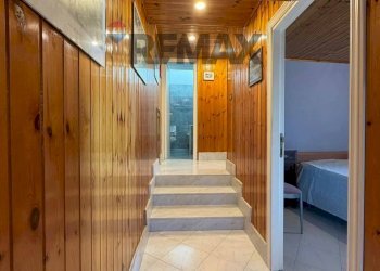 Hall / corridoio - Casa indipendente Villa Pozzo
 
74, Cingoli - foto 21