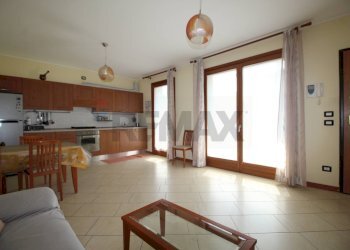 Sala da pranzo - Trilocale via Po
 
1, Mozzo - foto 5