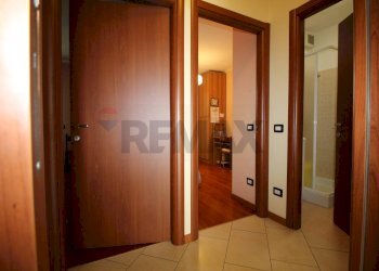 Hall / corridoio - Trilocale via Po
 
1, Mozzo - foto 8