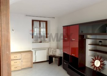 Soggiorno - Three-room apartment via asilo vecchio
 
2, Stradella - photo 1