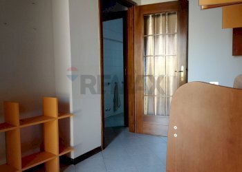 Camera / camera da letto - Three-room apartment via asilo vecchio
 
2, Stradella - photo 6