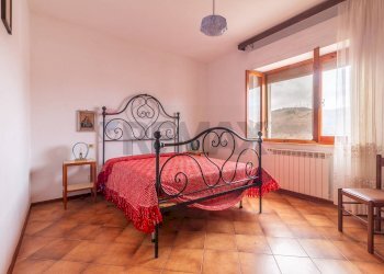 Camera / camera da letto - Appartamento Vico consorti
 
89, Semproniano - foto 32