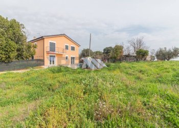 Casa all\'aperto - Semi-detached house str.Del Corbezzolo
7, Montalto di Castro - photo 7