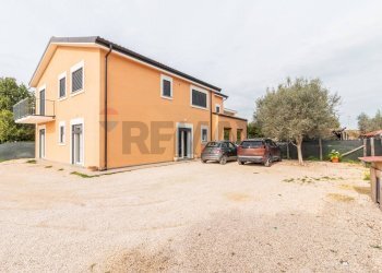 Casa all\'aperto - Semi-detached house str.Del Corbezzolo
7, Montalto di Castro - photo 9