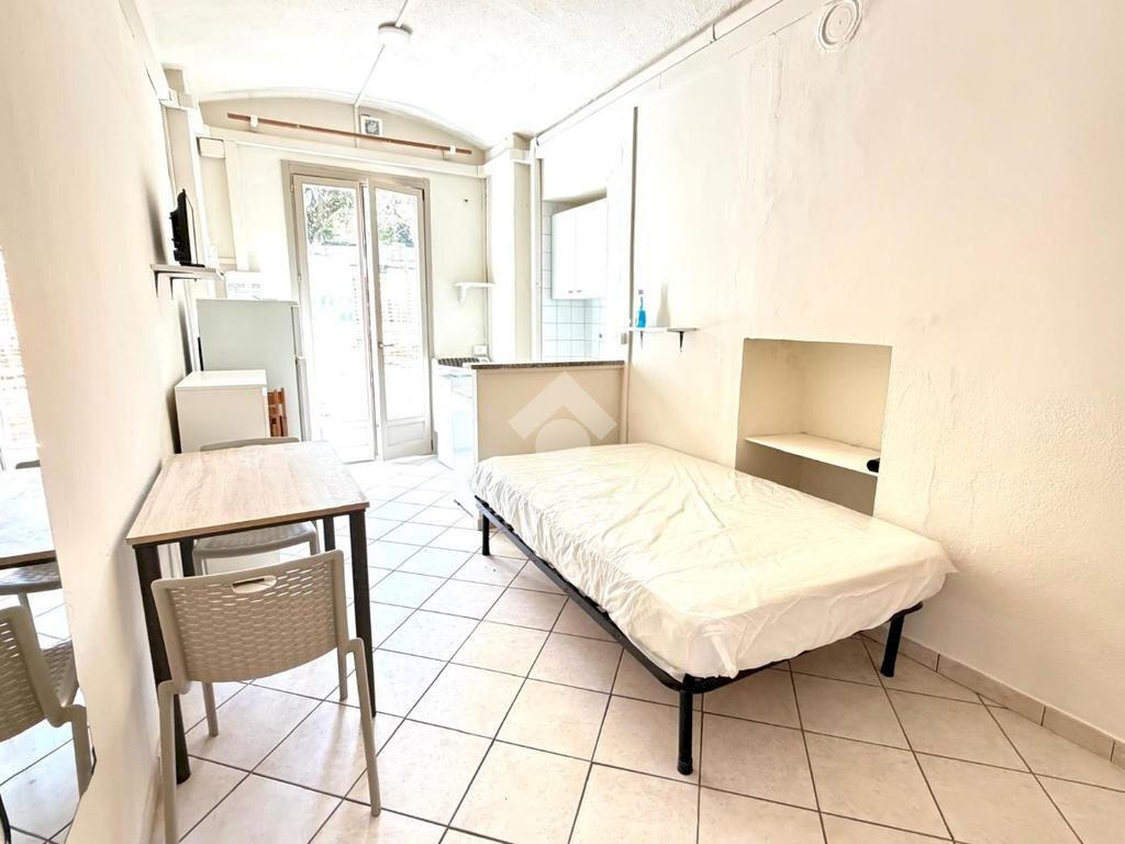 One-room apartment Via Vanchiglia, Torino (neighborhood Vanchiglia) - photo 2