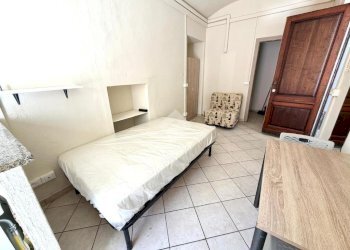 One-room apartment Via Vanchiglia, Torino (neighborhood Vanchiglia) - photo 11