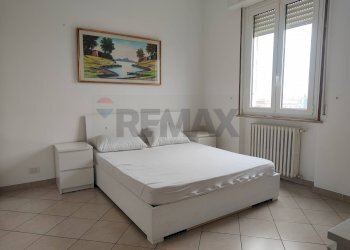 Camera / camera da letto - Two-room apartment Via Milano
14, Parma - photo 8