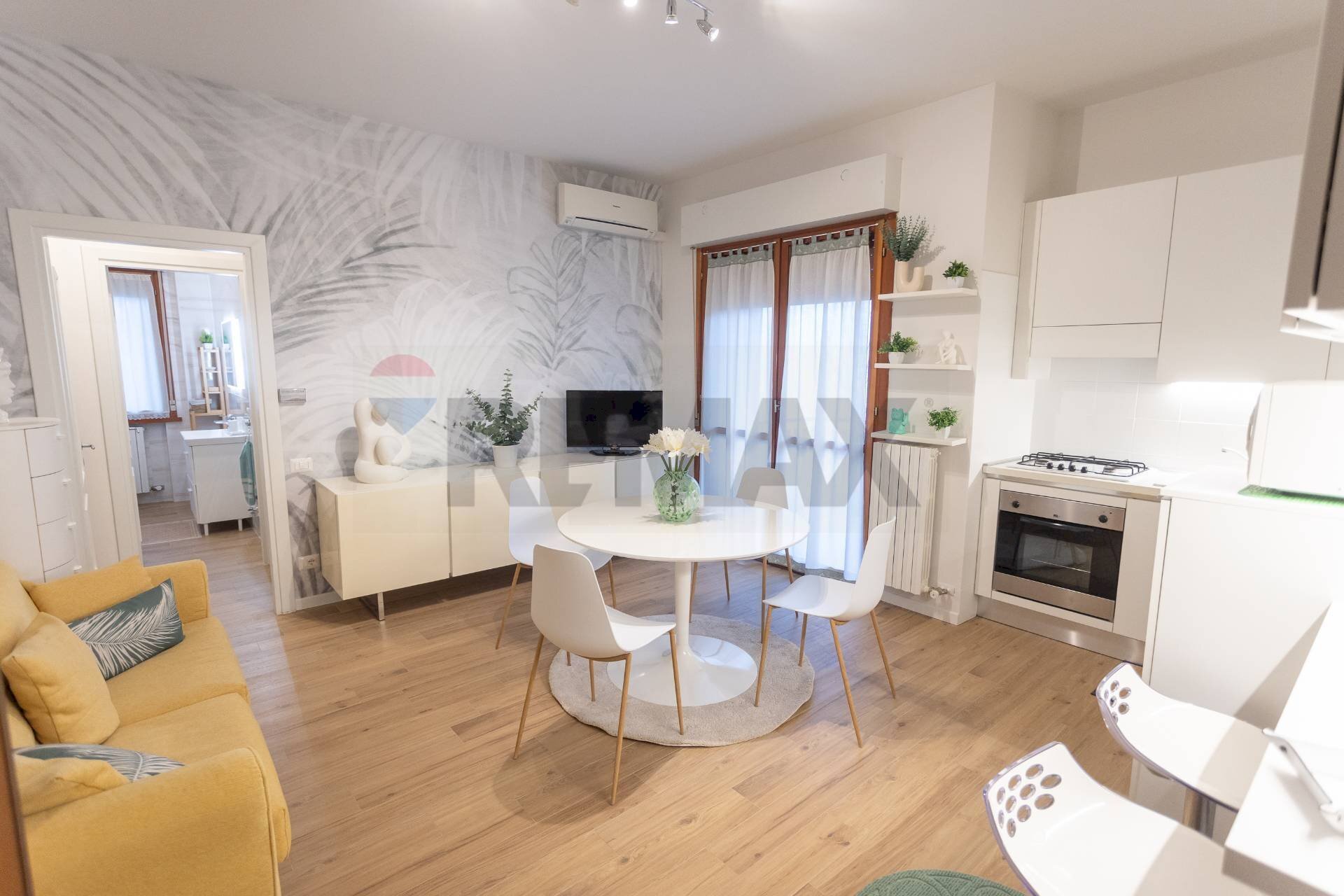 Sala da pranzo - Two-room apartment Via Don Alberto Carozza
 
5, Salsomaggiore Terme - photo 1