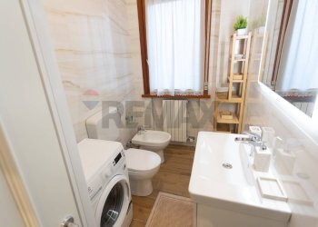 Bagno - Bilocale Via Don Alberto Carozza
 
5, Salsomaggiore Terme - foto 9