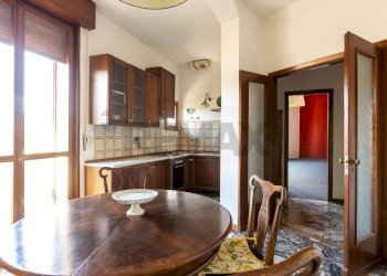 Sala da pranzo - Quadrilocale Via Corridoni
 
12, Salsomaggiore Terme - foto 6