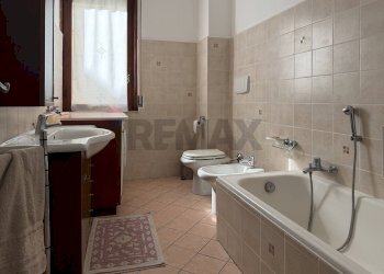 Bagno - Three-room apartment Via Marzaroli
 
31, Salsomaggiore Terme - photo 15
