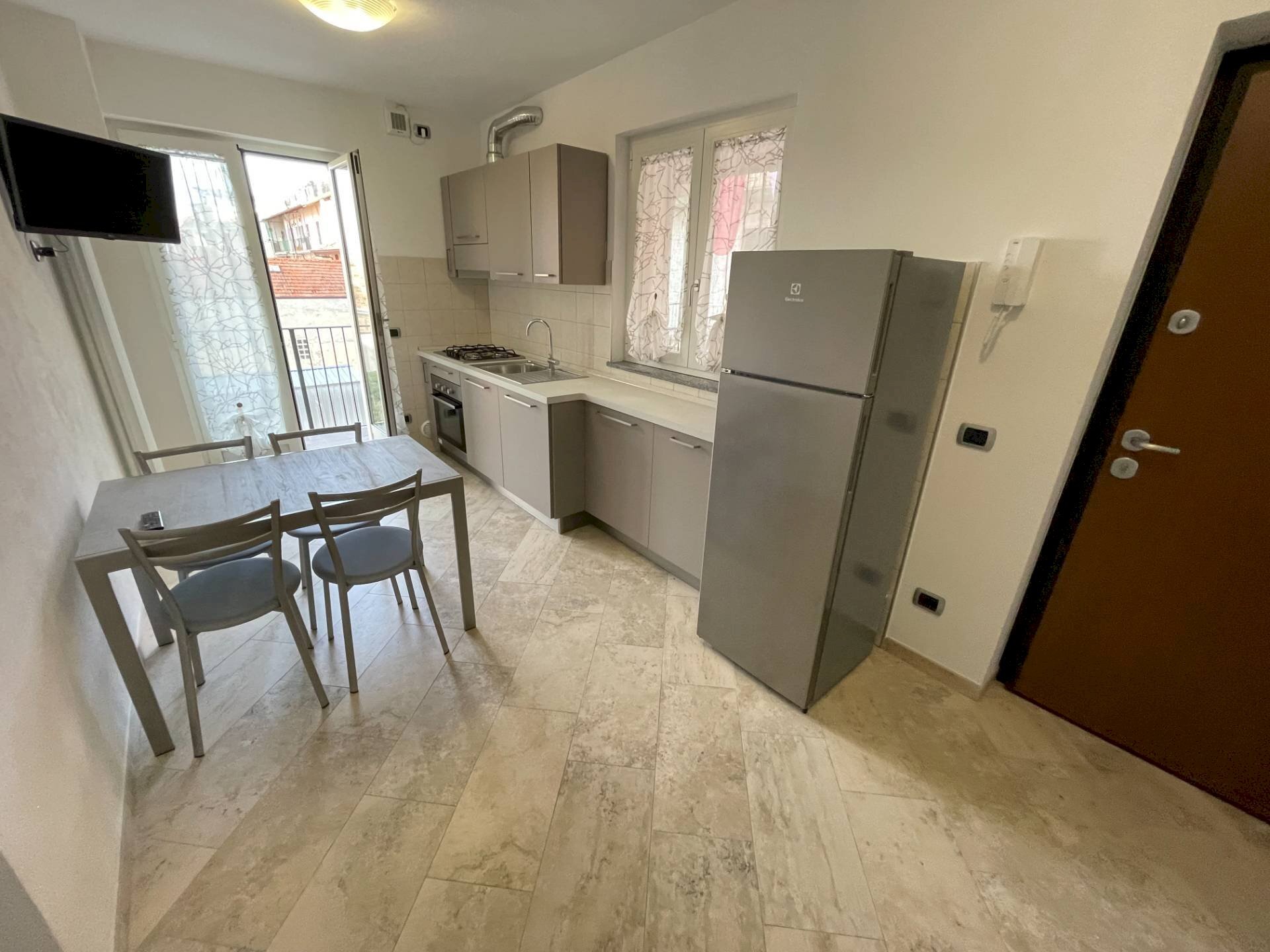 soggiorno - Two-room apartment Piazza Gherbiana, Mondovì - photo 1