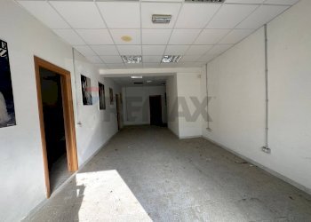 Hall / corridoio - Locale Commerciale Via Moscati, Cercola - foto 2