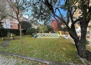 giardino condominiale - Trilocale Via Pisa
 
22, Massa - foto 32