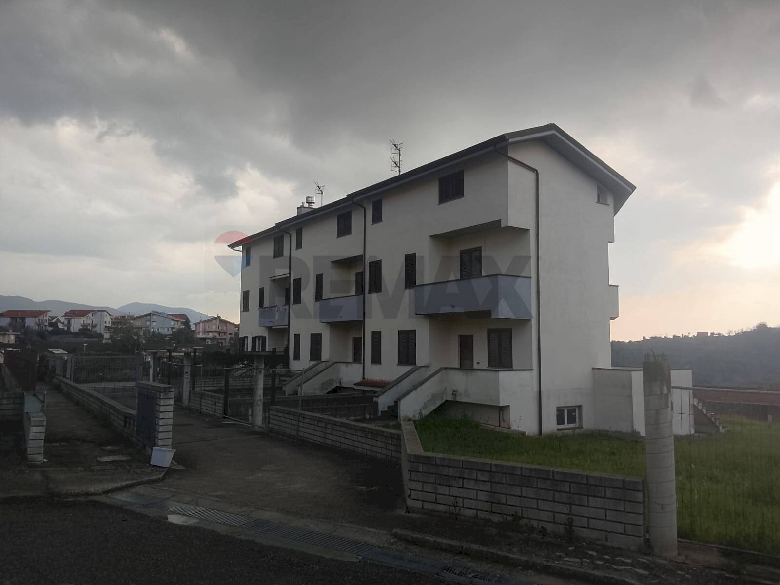 Edificio all\'aperto - Villa a Schiera Sessa Aurunca - foto 3