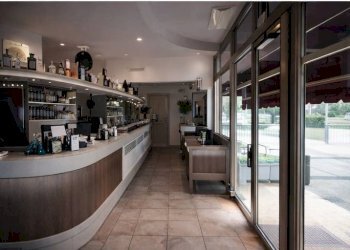 Foto 3 - Commercial Activity Via Livornese
 
648, Pisa - photo 3