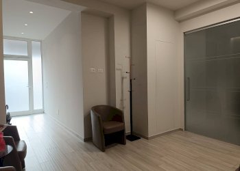 Foto 2 - Ufficio Via Del Vino
 
3, Castelfranco di Sotto - foto 2