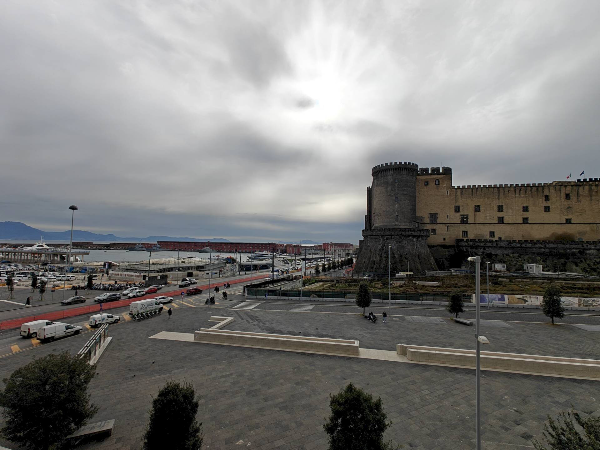 Foto 1 - Office Piazza Municipio
 
84, Napoli - photo 1