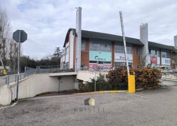 Foto 20 - Commercial Activity VIALE EUROPA
 
128, Spoltore - photo 20