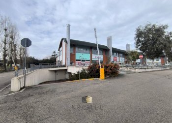 Foto 21 - Commercial Activity VIALE EUROPA
 
128, Spoltore - photo 21