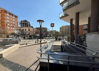 Edificio all\'aperto - Commercial Premises Napoli - photo 2