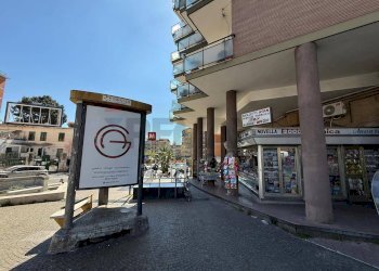 Edificio all\'aperto - Commercial Premises Napoli - photo 12