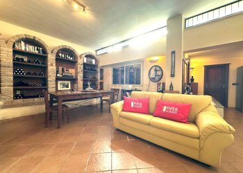 Foto 1 - Ufficio via Crispatzu
 
6/A, Sassari - foto 1