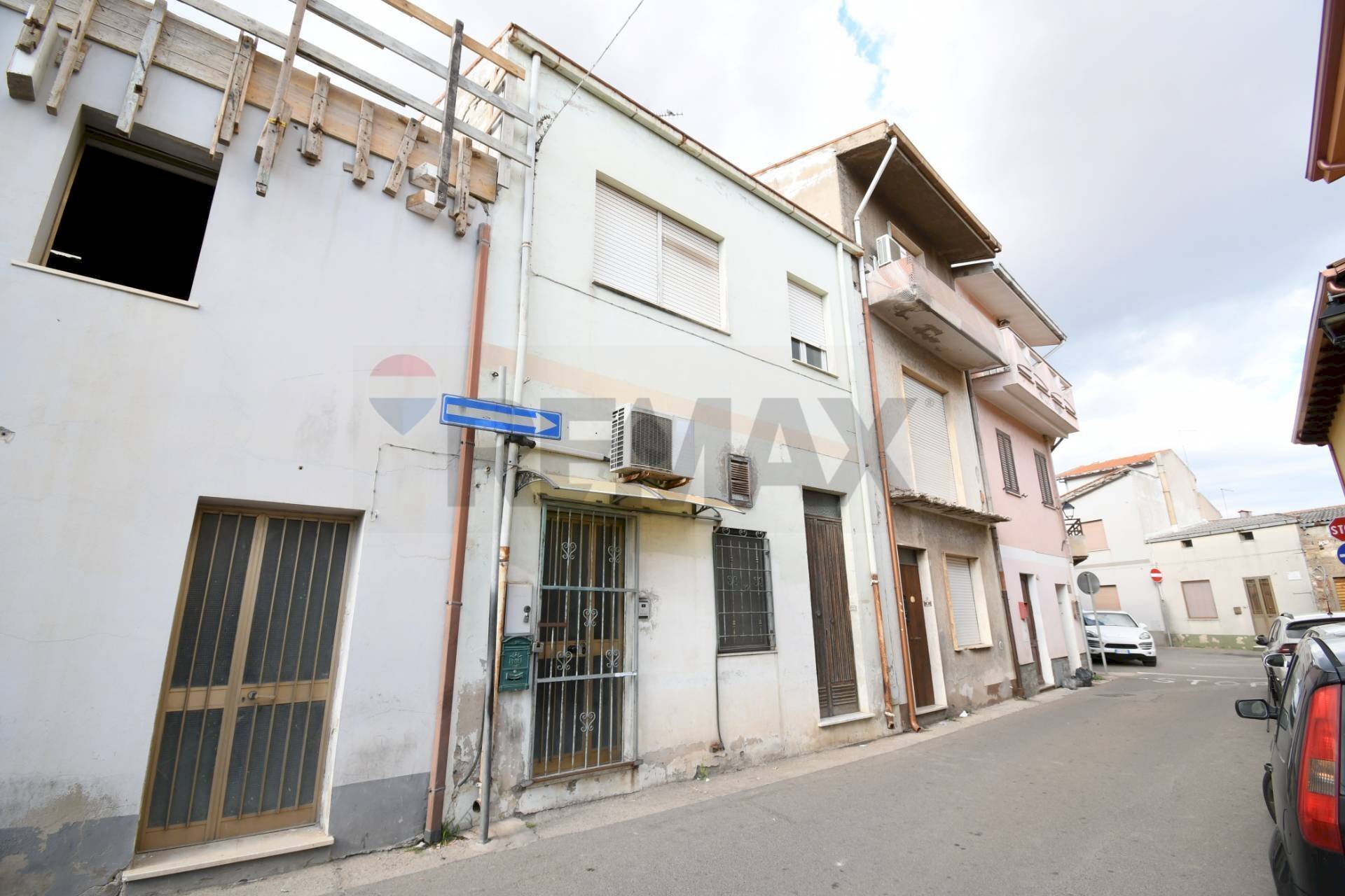 Edificio all\'aperto - Casa semi indipendente Vico Crispi
 
9, Domusnovas - foto 1