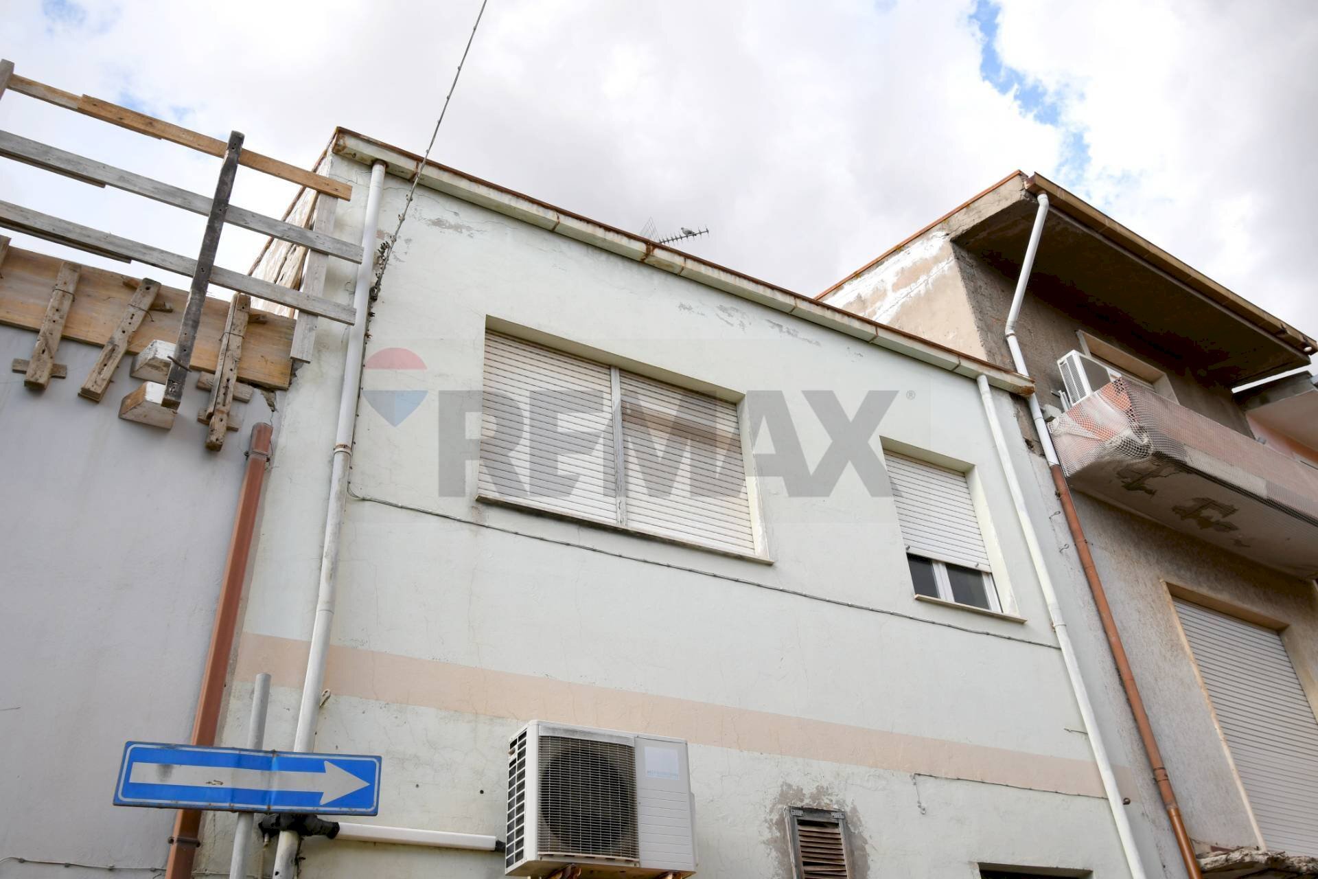 Edificio all\'aperto - Casa semi indipendente Vico Crispi
 
9, Domusnovas - foto 2