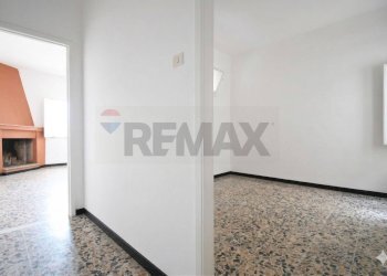 Hall / corridoio - Casa semi indipendente Vico Crispi
 
9, Domusnovas - foto 8