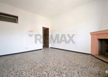 Stanza vuota - Casa semi indipendente Vico Crispi
 
9, Domusnovas - foto 9