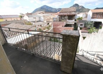 Balcone - Casa semi indipendente Vico Crispi
 
9, Domusnovas - foto 26