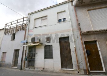 Edificio all\'aperto - Casa semi indipendente Vico Crispi
 
9, Domusnovas - foto 25