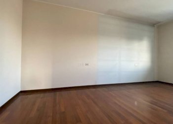 Camera da letto - Three-room apartment via Ombrone, Olgiate Olona - photo 13