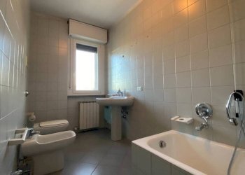 Bagno - Three-room apartment via Ombrone, Olgiate Olona - photo 17