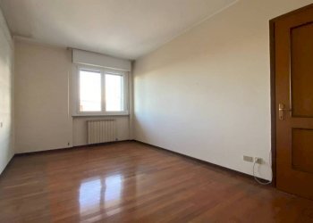 Camera da letto - Three-room apartment via Luigi Morelli, Castellanza - photo 15