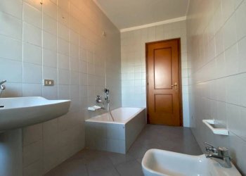 Bagno - Three-room apartment via Luigi Morelli, Castellanza - photo 19