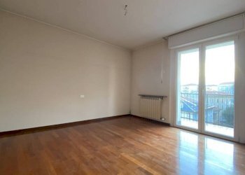 Camera da letto - Three-room apartment via Luigi Morelli, Castellanza - photo 20