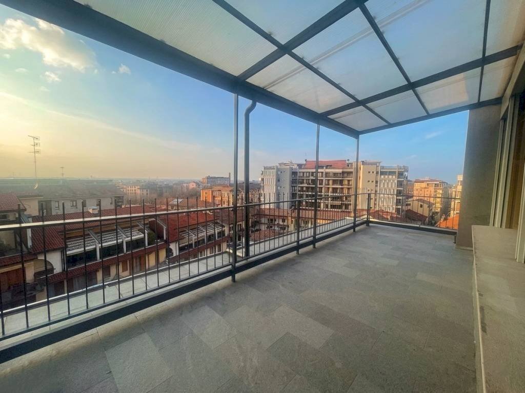 Terrazzo - Quadrilocale via Emilia, 54, Tortona - foto 1