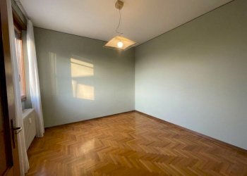 Camera da letto - Quadrilocale via Emilia, 54, Tortona - foto 10