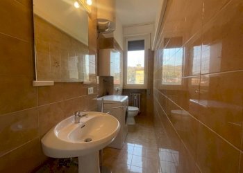 Bagno - Quadrilocale via Emilia, 54, Tortona - foto 14