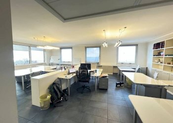 Ufficio - Ufficio via di Francia, 28, Genova (zona Sampierdarena) - foto 1