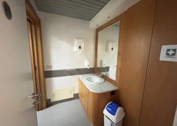 Bagno - Ufficio via di Francia, 28, Genova (zona Sampierdarena) - foto 15