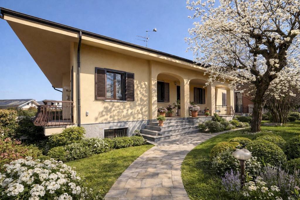 Facciata - Villa via Ludovico Vaj, Carmagnola - foto 1