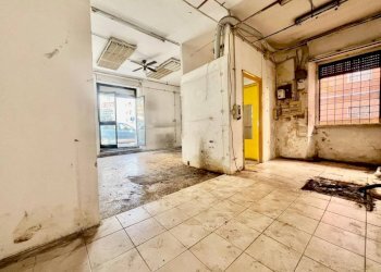 Interno non residenziale - Negozio via Acqui, 25, Roma - foto 2