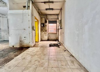 Interno non residenziale - Negozio via Acqui, 25, Roma - foto 3