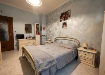 Camera da letto - Three-room apartment via Giosuè Carducci, 8, Moncalieri - photo 9