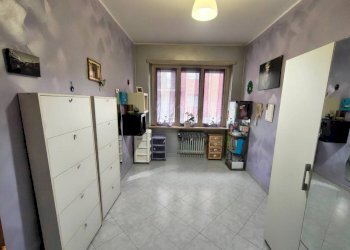 Camera da letto - Three-room apartment via Giosuè Carducci, 8, Moncalieri - photo 12