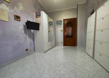 Camera da letto - Trilocale via Giosuè Carducci, 8, Moncalieri - foto 13