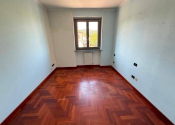 Camera da letto - Quadrilocale piazza Giuseppe Garibaldi, Pinerolo - foto 15